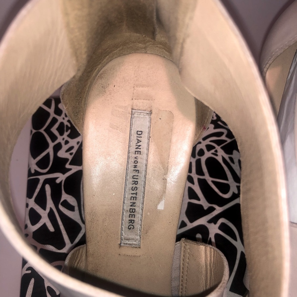 Diane Von Furstenberg rose gold wedges - Picture 6 of 7